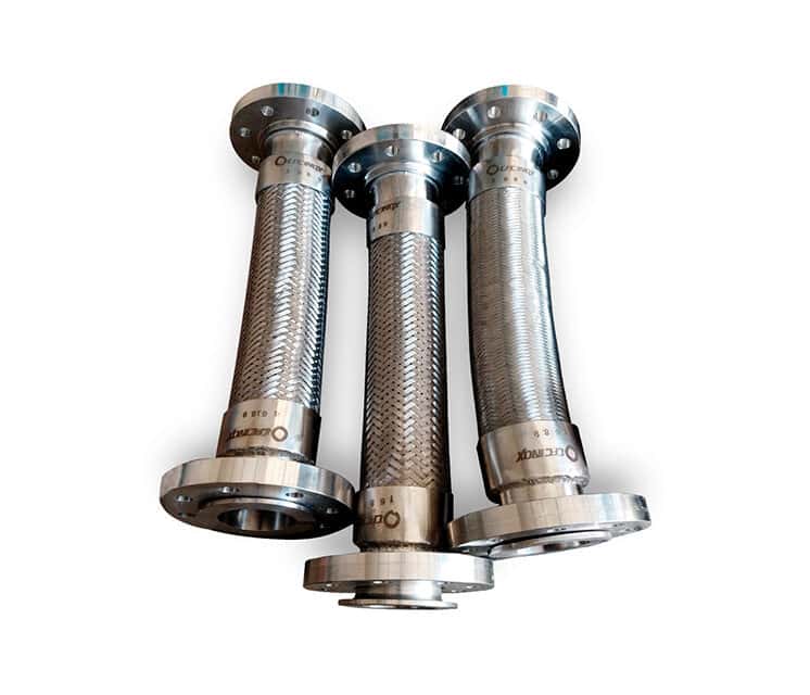 Por que o tubo flexível inox é melhor que a mangueira comum?